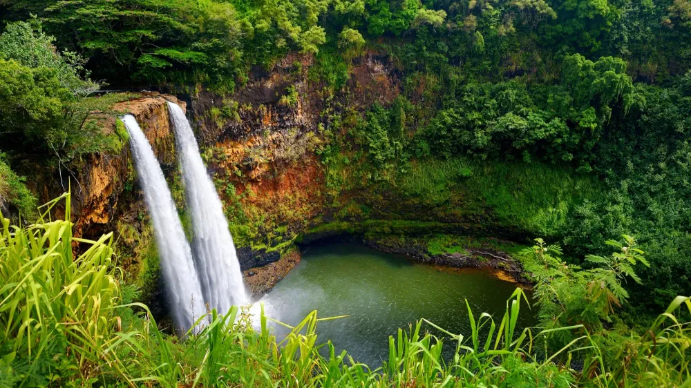 hawaii waterfall
